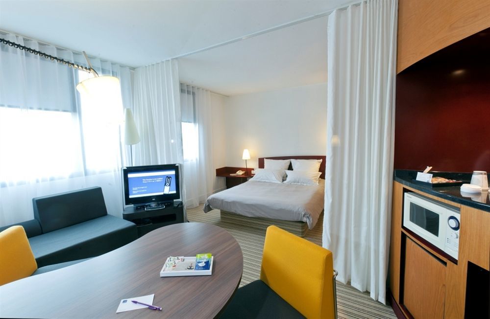 Calais Terminal Cite Europe 4 Etoiles 4*